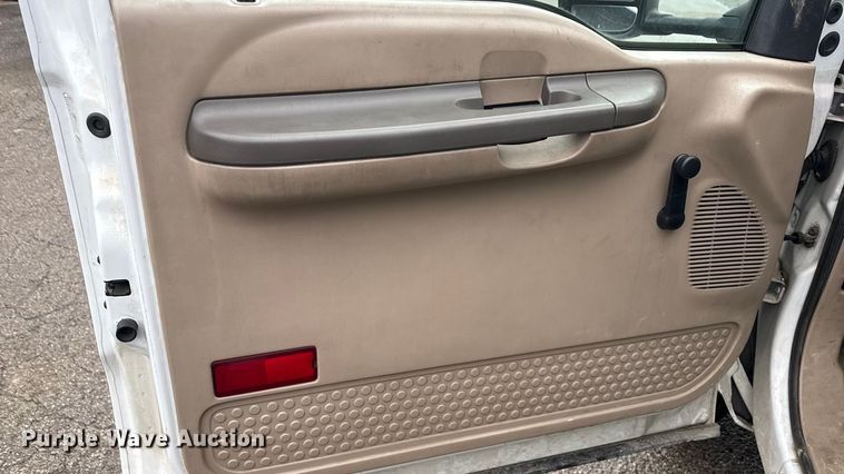 image for item ND9448 2003 Ford F550 bucket truck