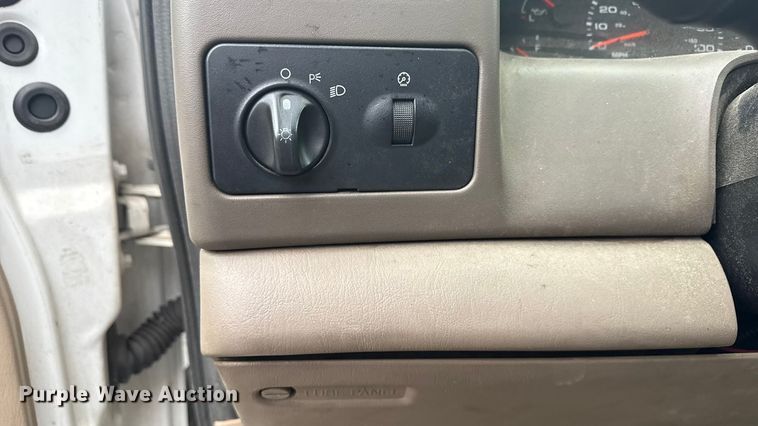 image for item ND9448 2003 Ford F550 bucket truck