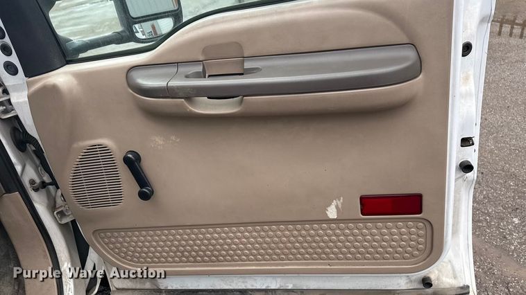 image for item ND9448 2003 Ford F550 bucket truck