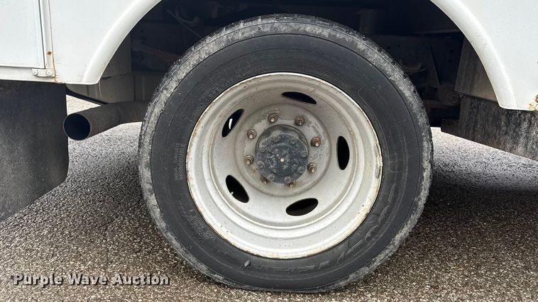 image for item ND9448 2003 Ford F550 bucket truck