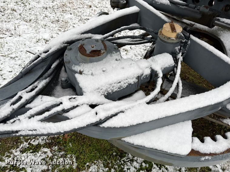 image for item ND9449 2004 Caterpillar 135H motor grader