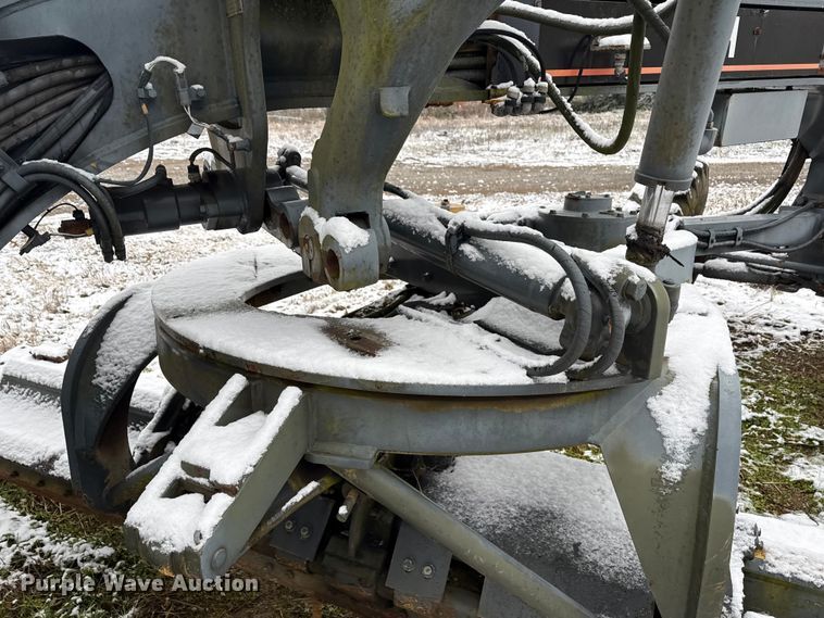 image for item ND9449 2004 Caterpillar 135H motor grader