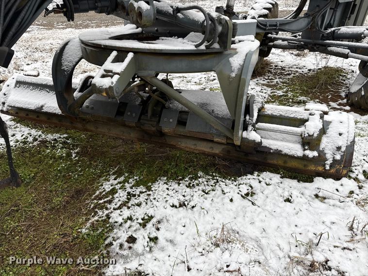 image for item ND9449 2004 Caterpillar 135H motor grader