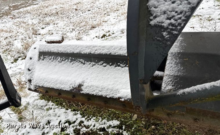 image for item ND9449 2004 Caterpillar 135H motor grader