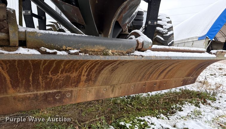 image for item ND9449 2004 Caterpillar 135H motor grader