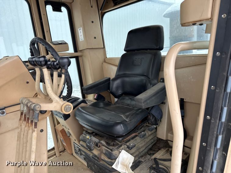 image for item ND9449 2004 Caterpillar 135H motor grader