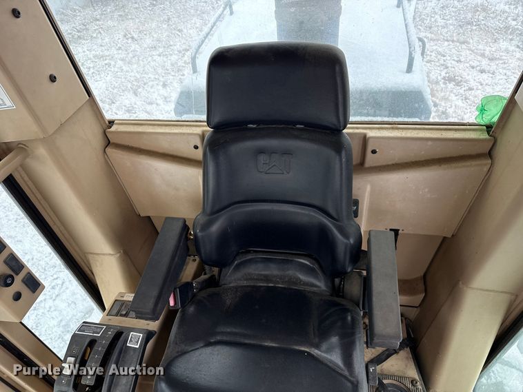 image for item ND9449 2004 Caterpillar 135H motor grader