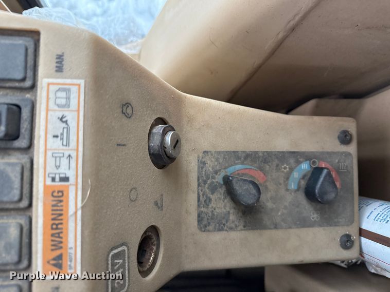 image for item ND9449 2004 Caterpillar 135H motor grader