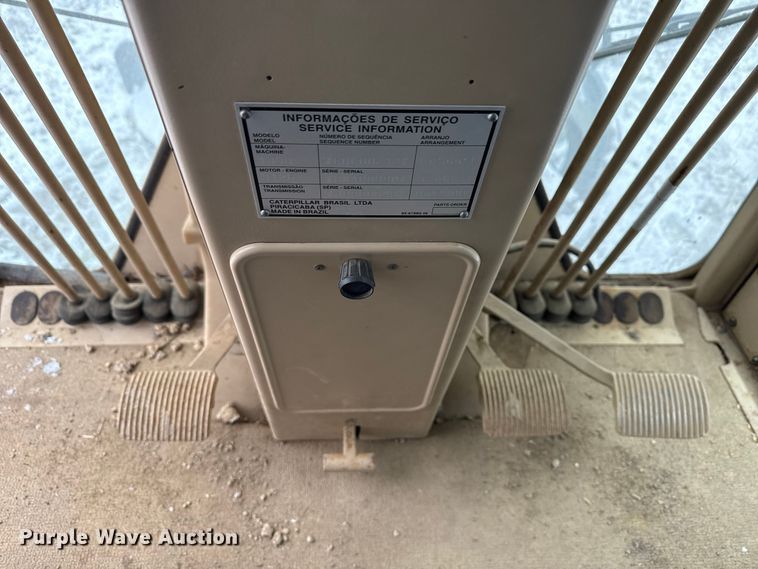 image for item ND9449 2004 Caterpillar 135H motor grader