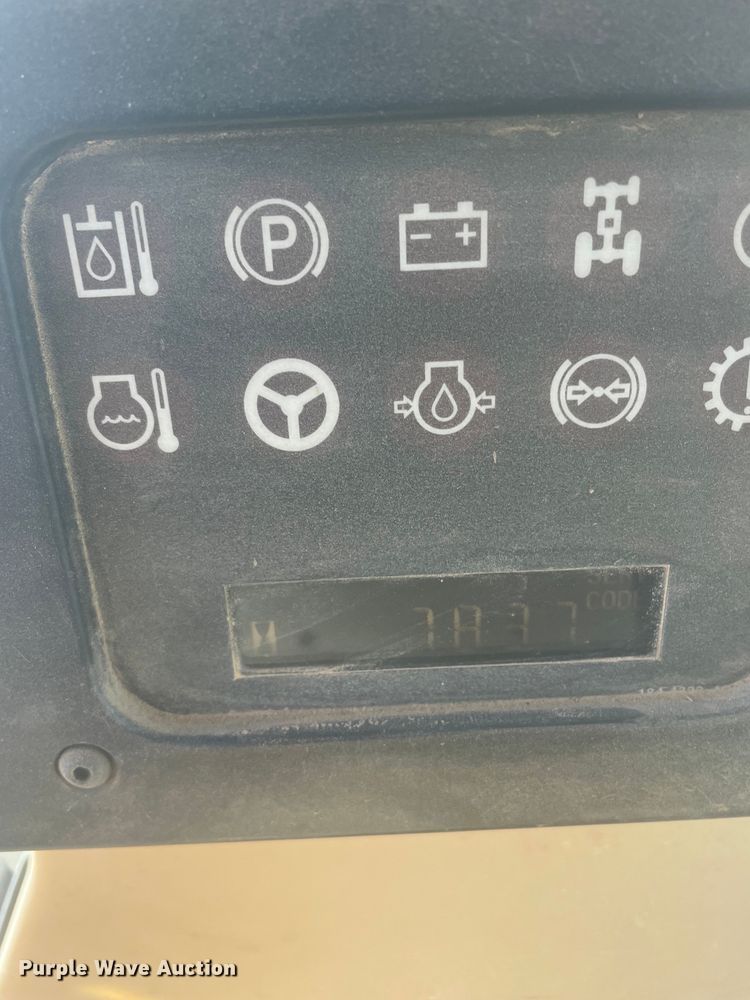 image for item ND9449 2004 Caterpillar 135H motor grader