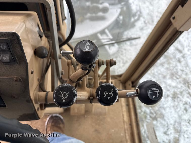 image for item ND9449 2004 Caterpillar 135H motor grader