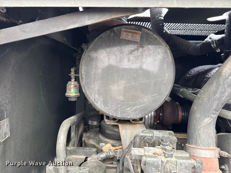 image for item ND9449 2004 Caterpillar 135H motor grader