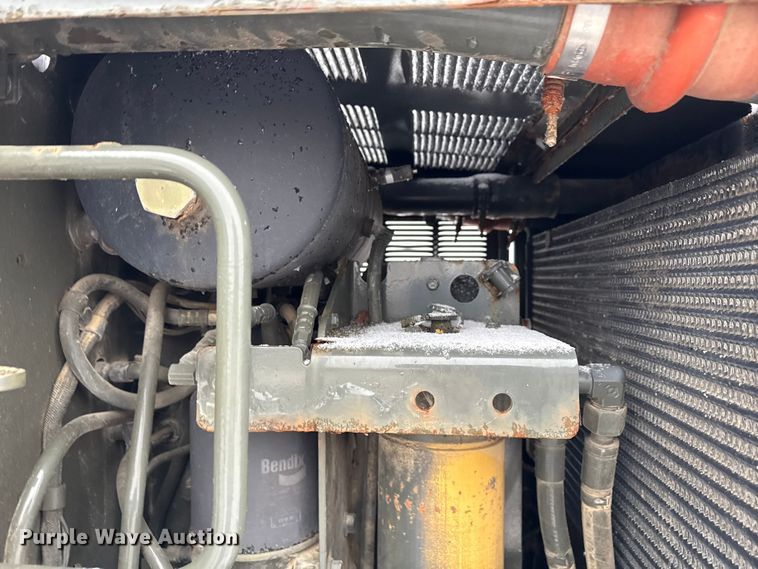 image for item ND9449 2004 Caterpillar 135H motor grader