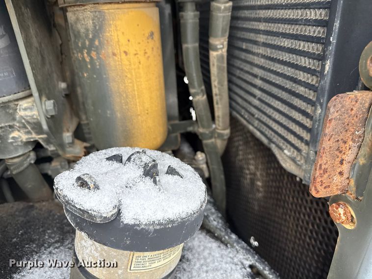 image for item ND9449 2004 Caterpillar 135H motor grader