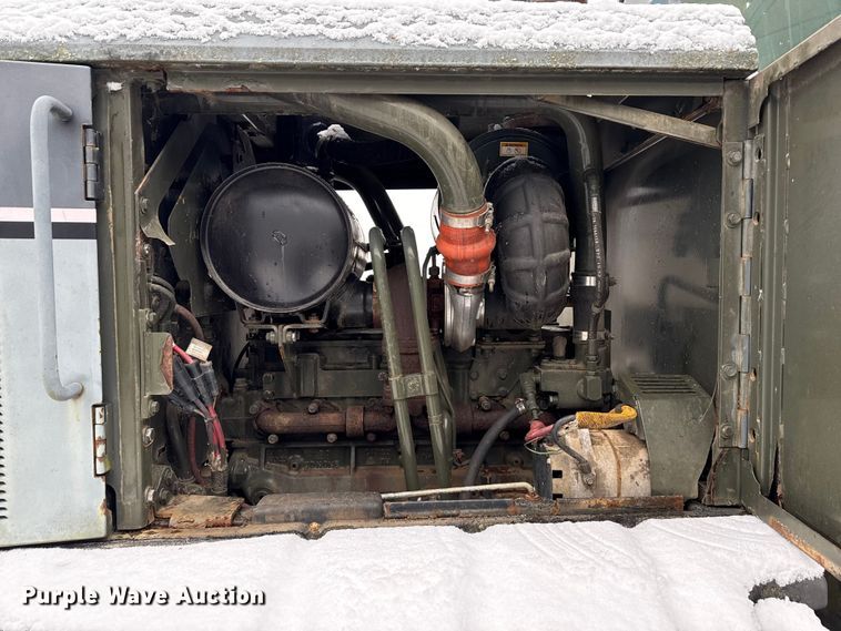 image for item ND9449 2004 Caterpillar 135H motor grader