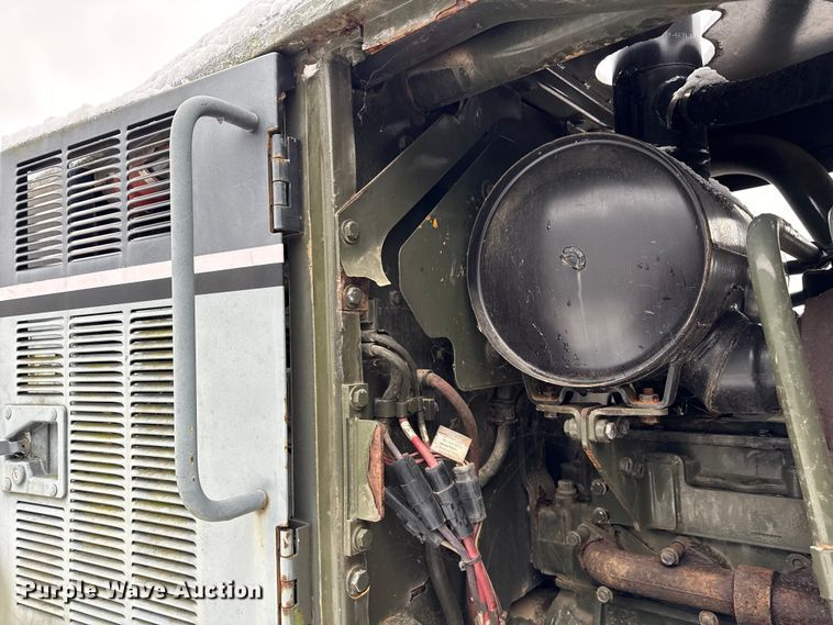 image for item ND9449 2004 Caterpillar 135H motor grader