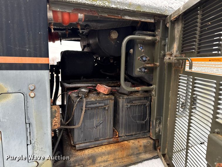 image for item ND9449 2004 Caterpillar 135H motor grader