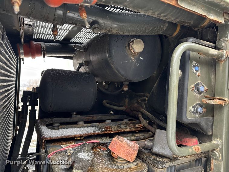 image for item ND9449 2004 Caterpillar 135H motor grader