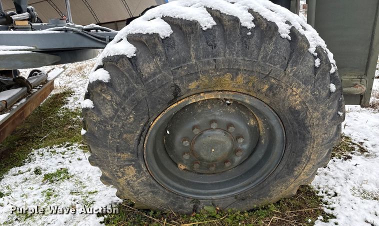 image for item ND9449 2004 Caterpillar 135H motor grader