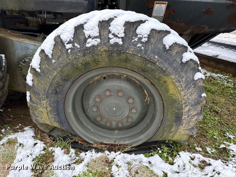 image for item ND9449 2004 Caterpillar 135H motor grader