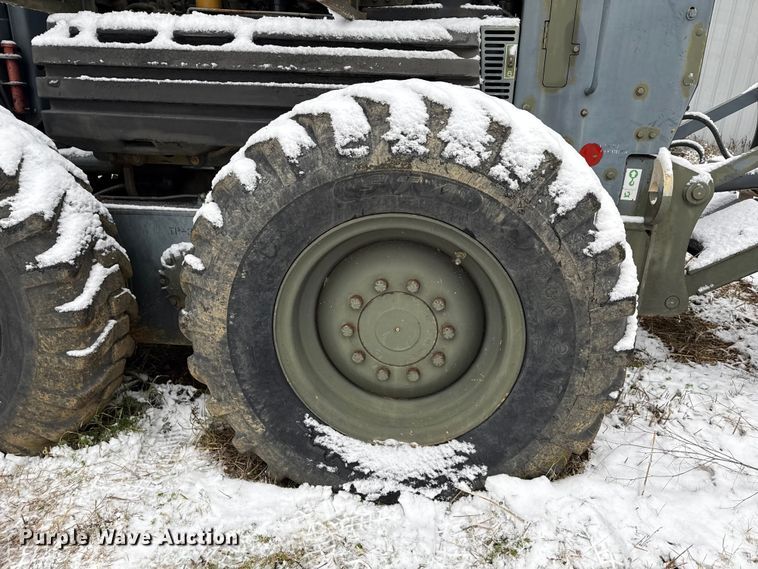 image for item ND9449 2004 Caterpillar 135H motor grader