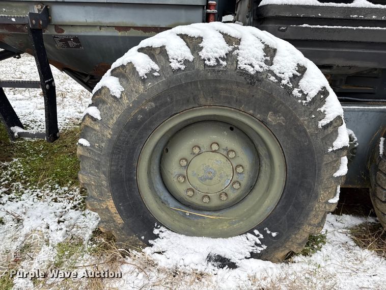 image for item ND9449 2004 Caterpillar 135H motor grader