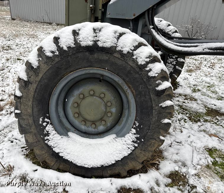 image for item ND9449 2004 Caterpillar 135H motor grader