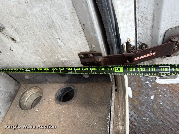 image for item ND9453 2006 Ford F350 Super Duty XL utility bed pickup truck