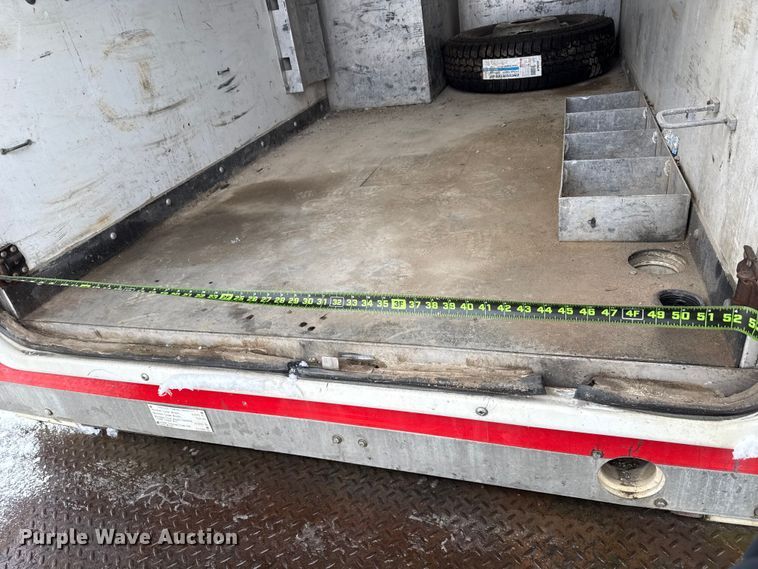 image for item ND9453 2006 Ford F350 Super Duty XL utility bed pickup truck