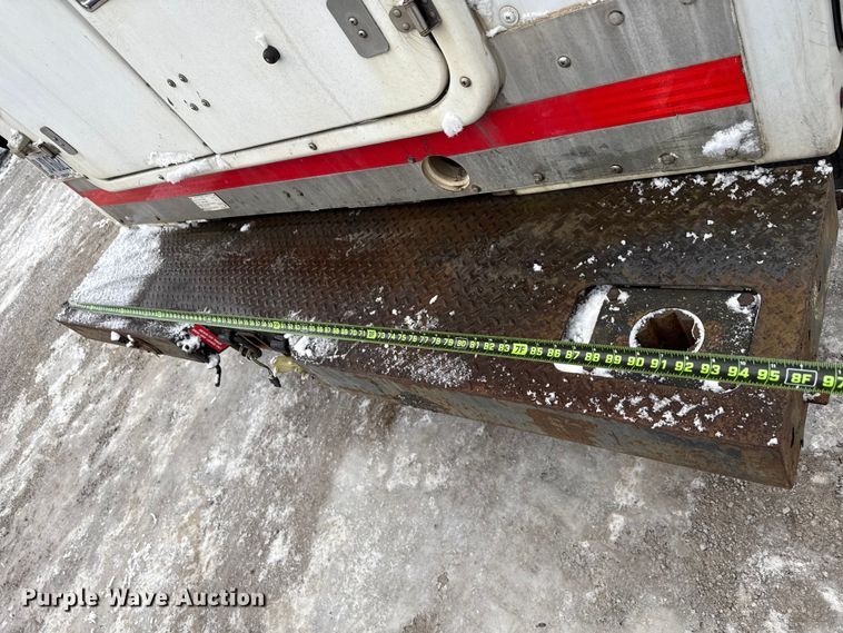 image for item ND9453 2006 Ford F350 Super Duty XL utility bed pickup truck