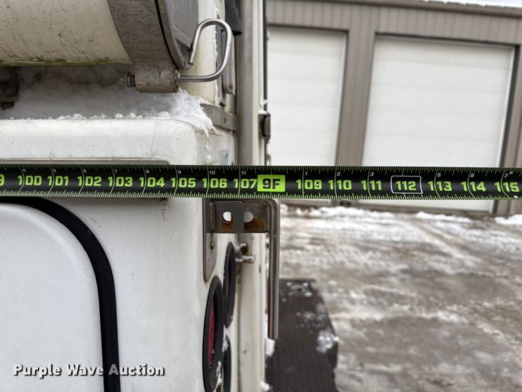 image for item ND9453 2006 Ford F350 Super Duty XL utility bed pickup truck