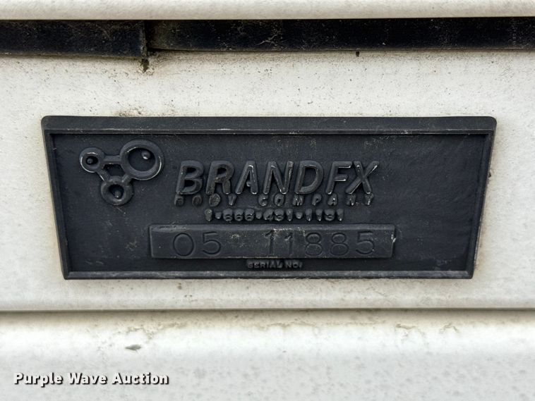 image for item ND9453 2006 Ford F350 Super Duty XL utility bed pickup truck