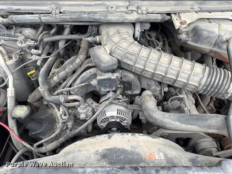 image for item ND9453 2006 Ford F350 Super Duty XL utility bed pickup truck