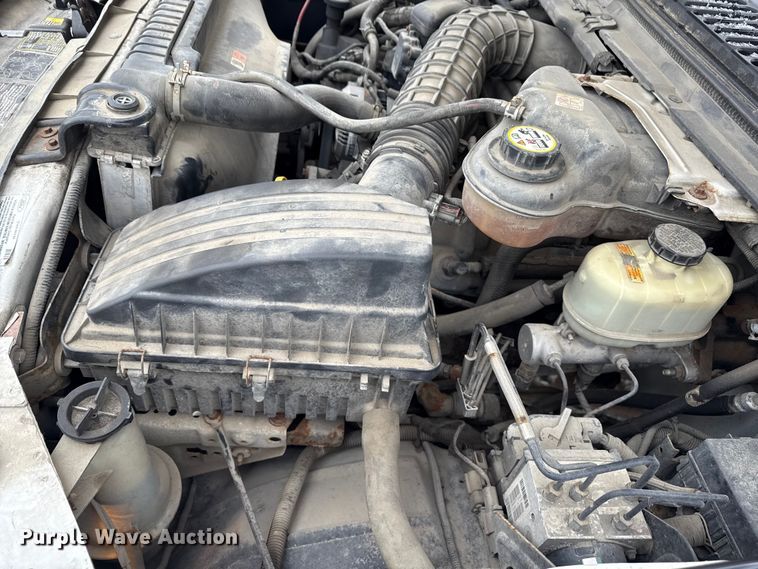 image for item ND9453 2006 Ford F350 Super Duty XL utility bed pickup truck