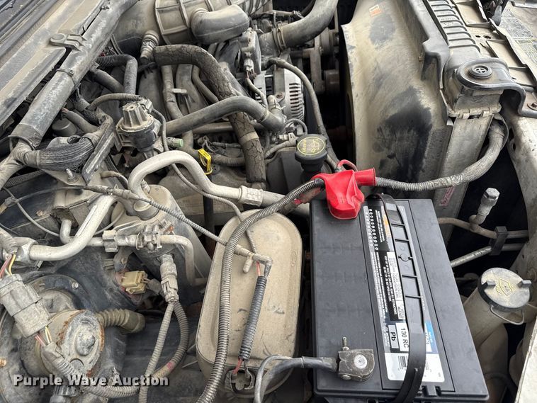 image for item ND9453 2006 Ford F350 Super Duty XL utility bed pickup truck