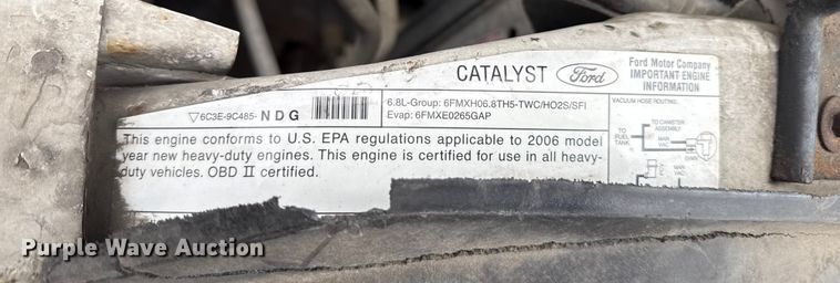 image for item ND9453 2006 Ford F350 Super Duty XL utility bed pickup truck