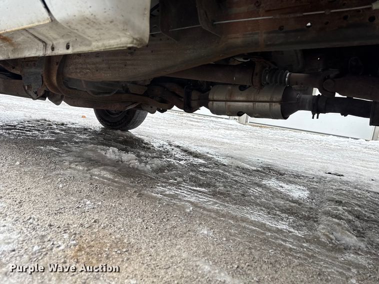 image for item ND9453 2006 Ford F350 Super Duty XL utility bed pickup truck