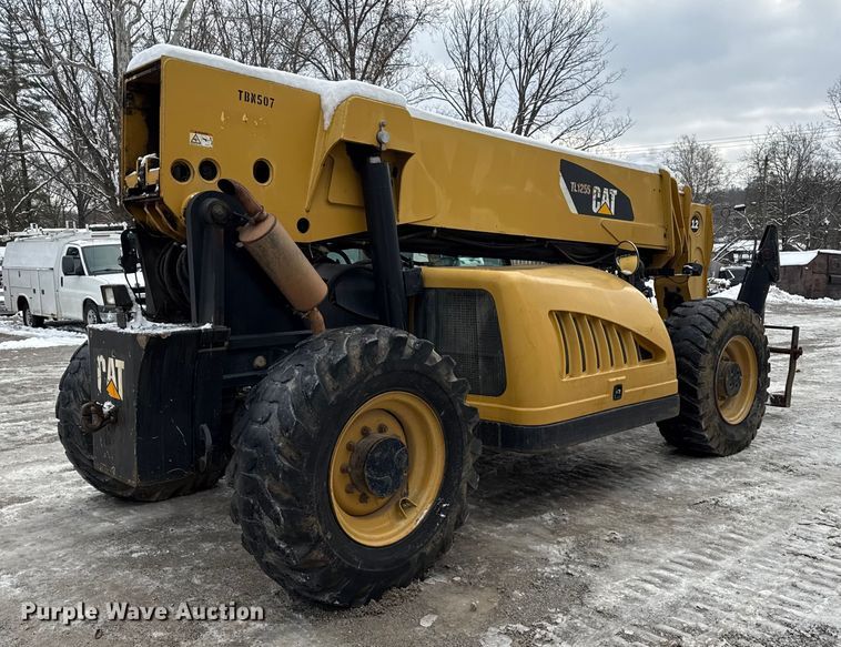 image for item ND9454 2008 Caterpillar TL1255 telehandler