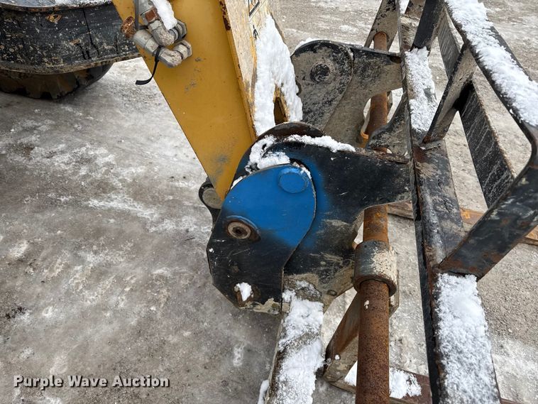 image for item ND9454 2008 Caterpillar TL1255 telehandler