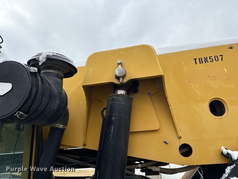 image for item ND9454 2008 Caterpillar TL1255 telehandler