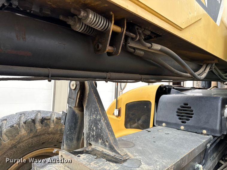 image for item ND9454 2008 Caterpillar TL1255 telehandler