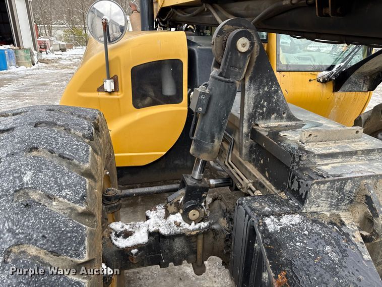 image for item ND9454 2008 Caterpillar TL1255 telehandler