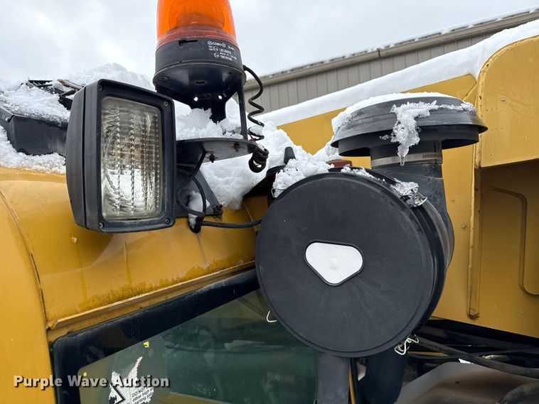 image for item ND9454 2008 Caterpillar TL1255 telehandler