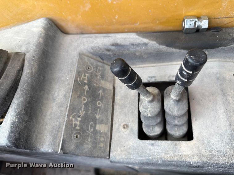 image for item ND9454 2008 Caterpillar TL1255 telehandler