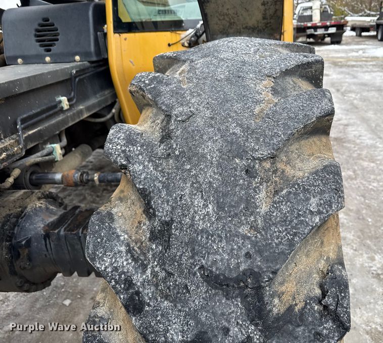 image for item ND9454 2008 Caterpillar TL1255 telehandler