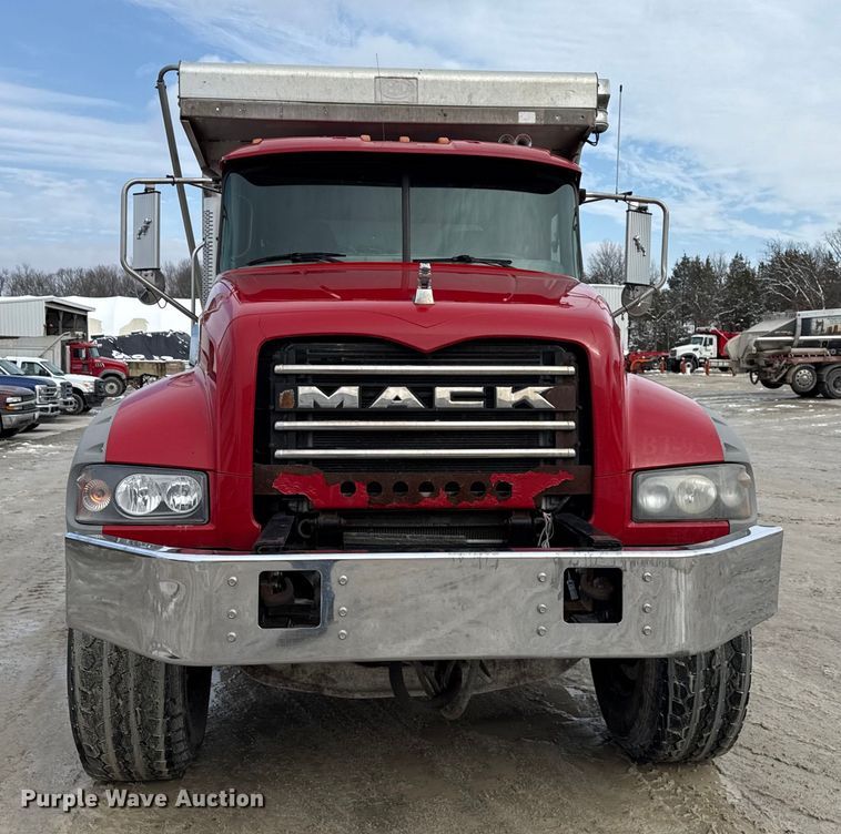 image for item ND9457 2015 Mack GU713 dump truck
