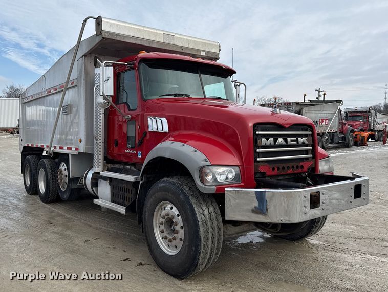 image for item ND9457 2015 Mack GU713 dump truck