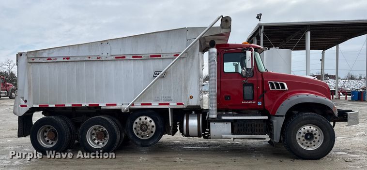 image for item ND9457 2015 Mack GU713 dump truck