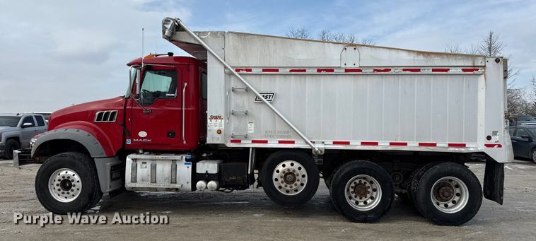 image for item ND9457 2015 Mack GU713 dump truck