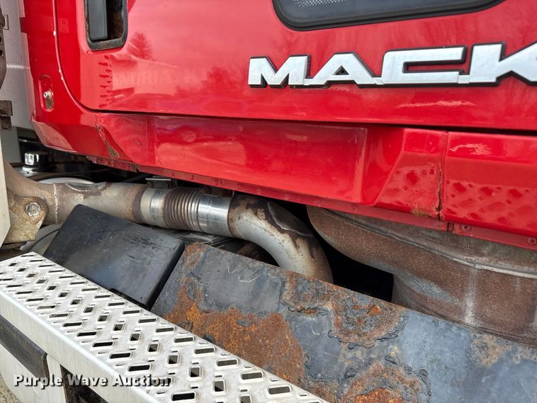 image for item ND9457 2015 Mack GU713 dump truck